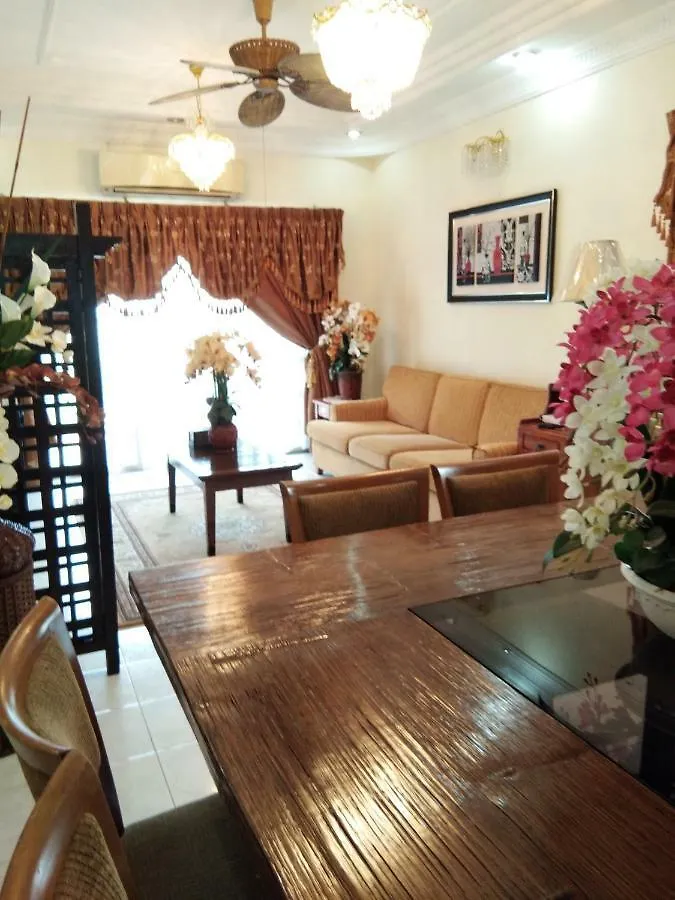 Ainis Guest House In Vista Amani Condominium Kuala Lumpur